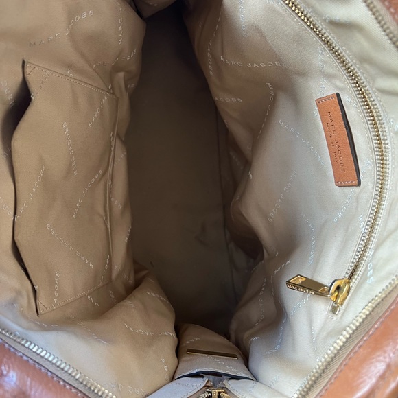 Calfskin Marc Jacobs Handbag in Stone - Picture 5 of 7